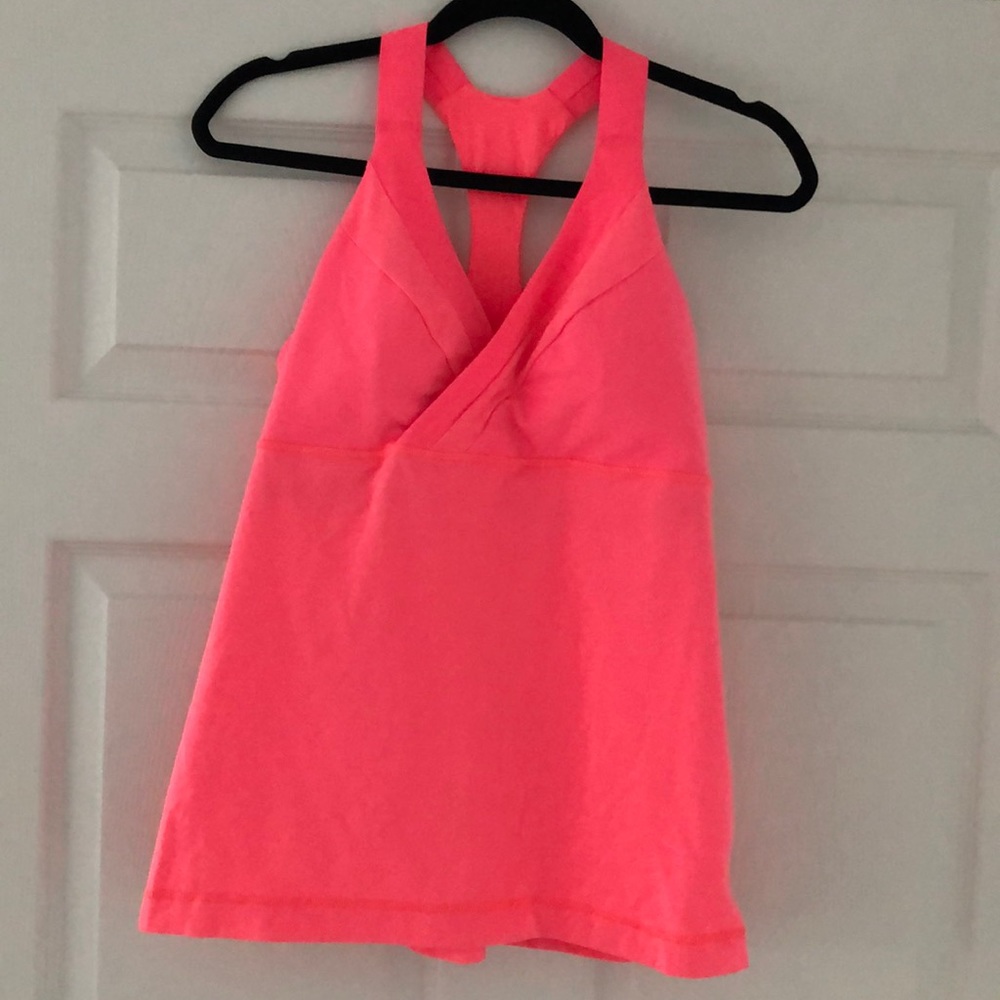 Lululemon tank with built in bra